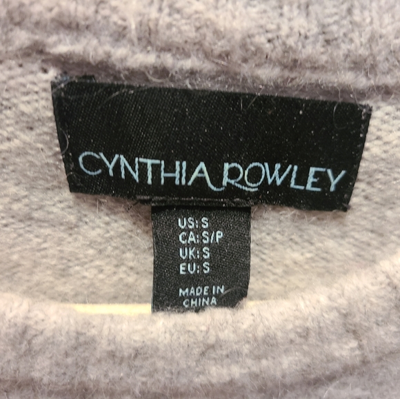 Cynthia Rowley sweater, side slit - Picture 3 of 3